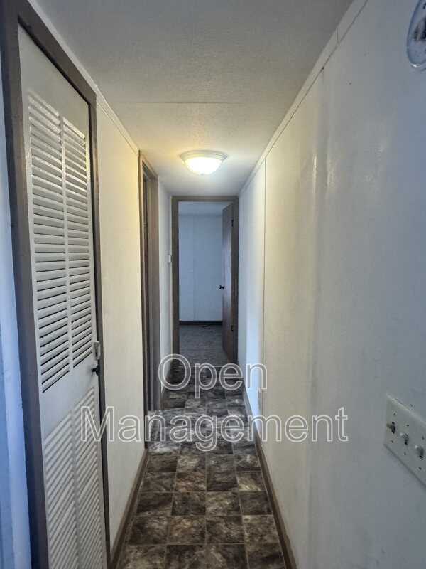 301 Mantle Ave - Photo 6 of 18