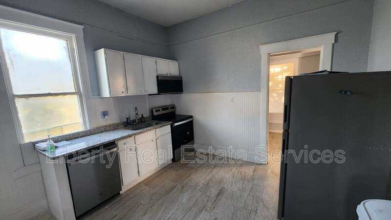 826 E Duffy St #A - Photo 4 of 6