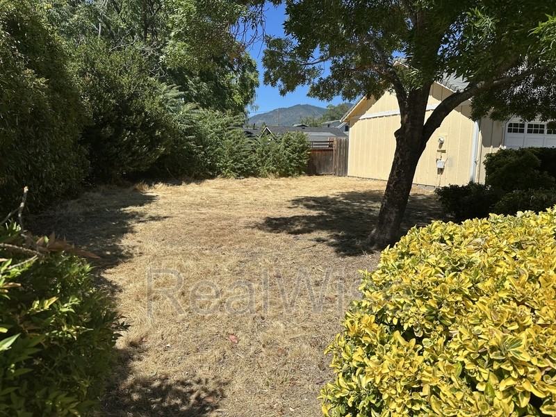 715 Sw Laurel St - Photo 2 of 20