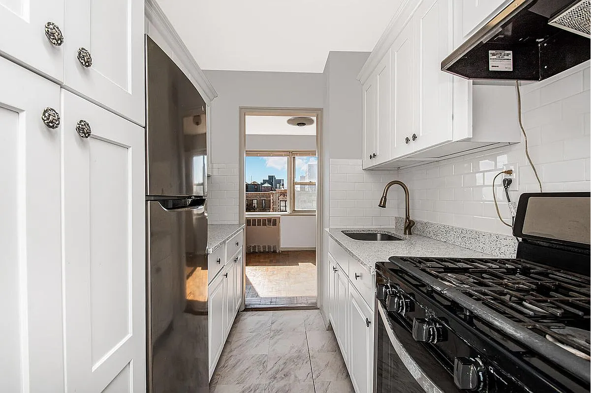 3131 Grand Concourse #HBC - Photo 2 of 5