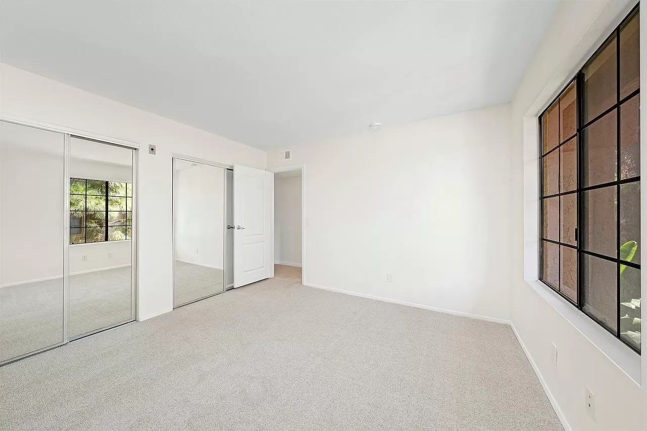 12071 Alta Carmel Ct - Photo 4 of 7