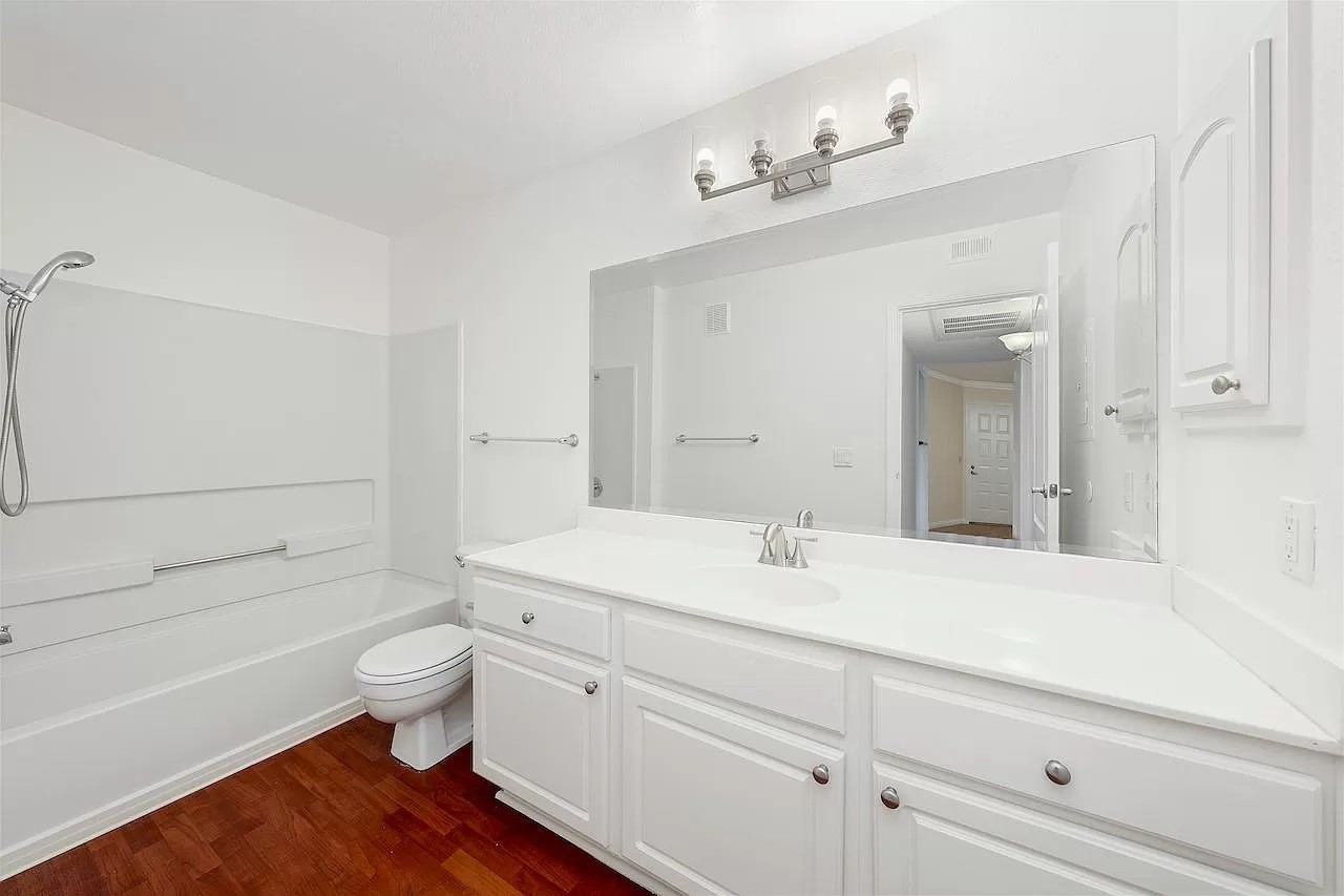 12071 Alta Carmel Ct - Photo 5 of 7