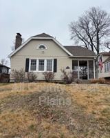 featured image of 310 E 70th Ter