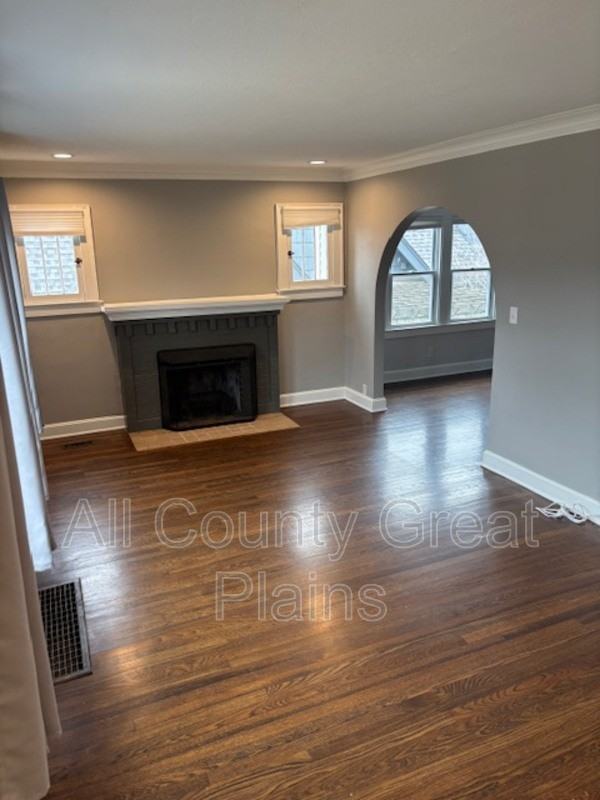 310 E 70th Ter - Photo 3 of 13