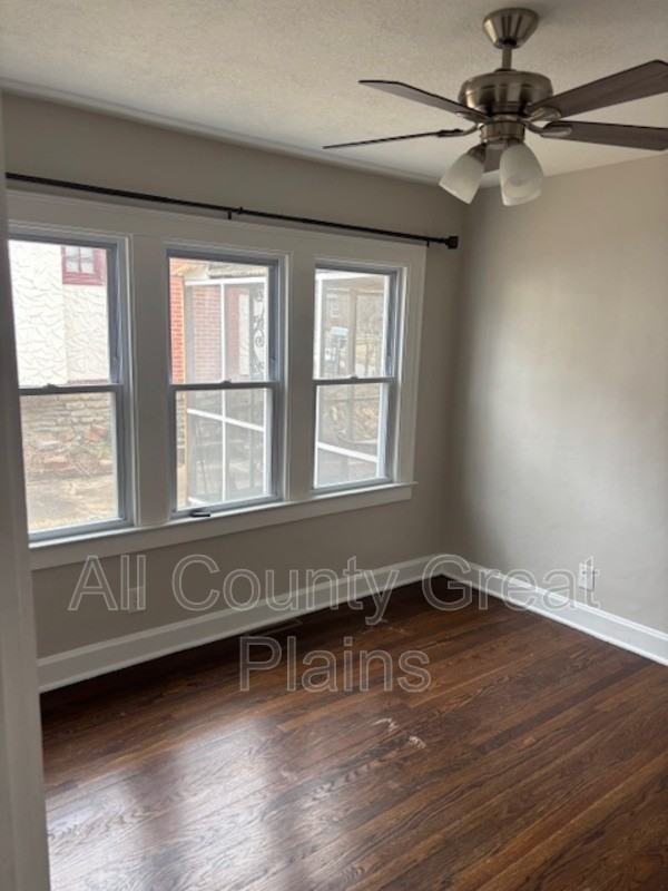 310 E 70th Ter - Photo 7 of 13