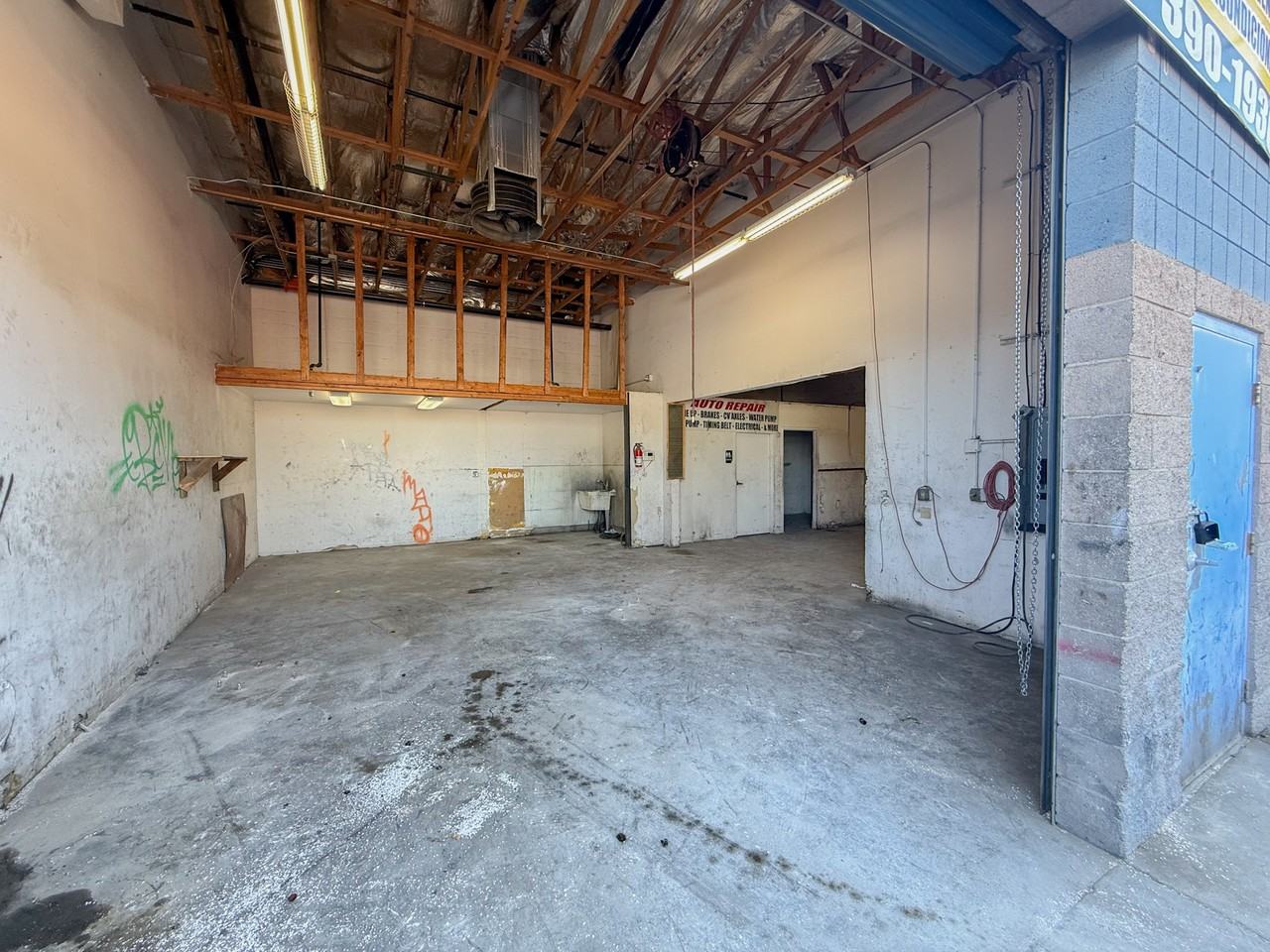 4501 S 7Th Ave - Photo 3 of 10