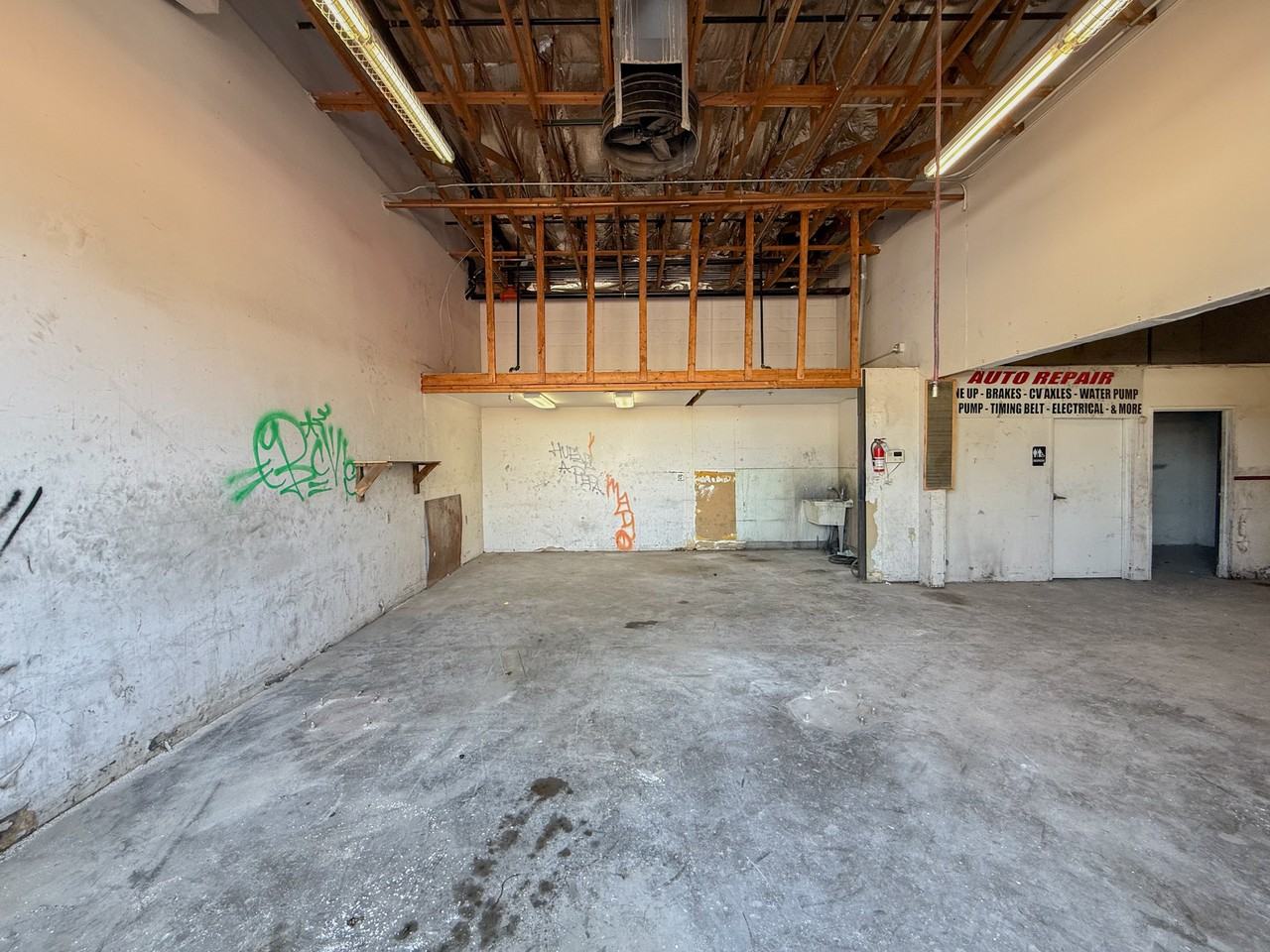 4501 S 7Th Ave - Photo 4 of 10