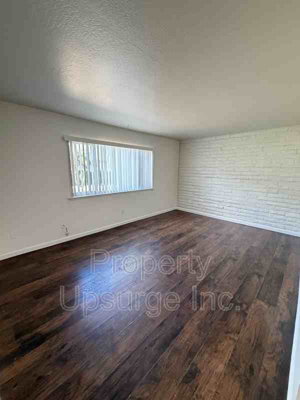 330 Bird St #15 - Photo 5 of 28