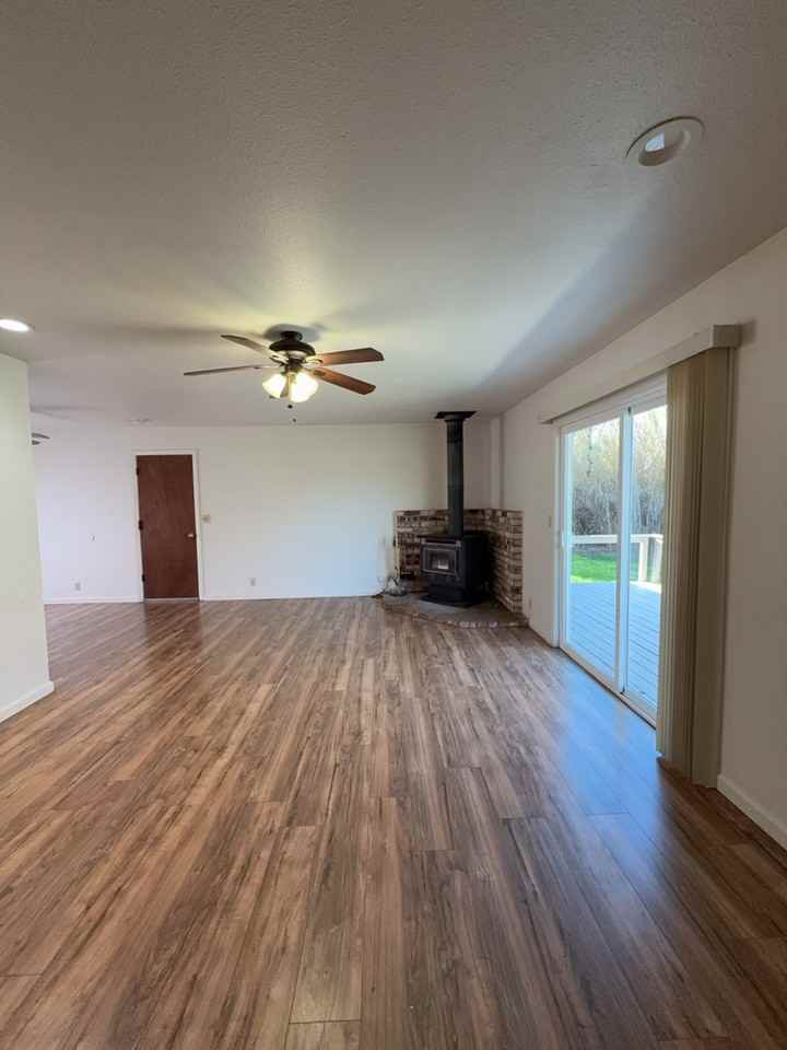 7025 Meadowbrook Ct - Photo 3 of 25