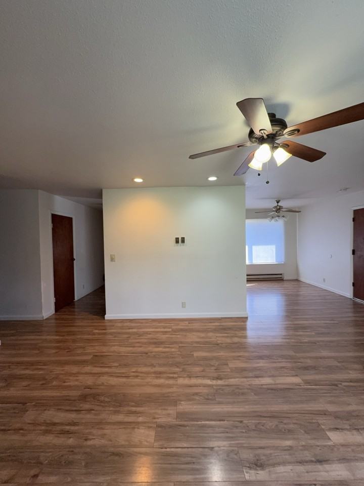 7025 Meadowbrook Ct - Photo 4 of 25