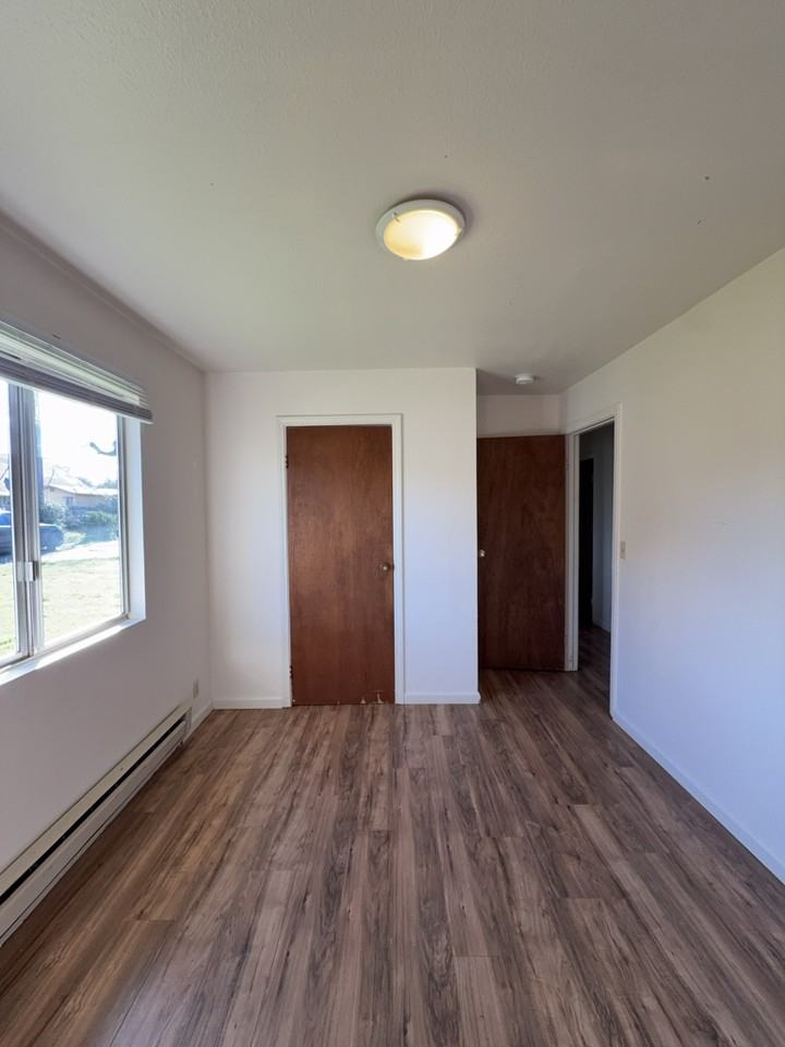 7025 Meadowbrook Ct - Photo 7 of 25