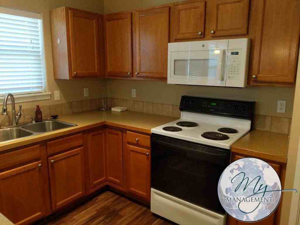 1128 Fiesta Way - Photo 2 of 21