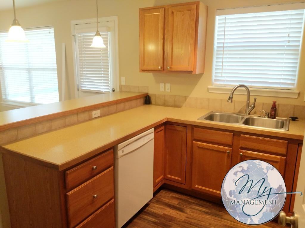 1128 Fiesta Way - Photo 3 of 21