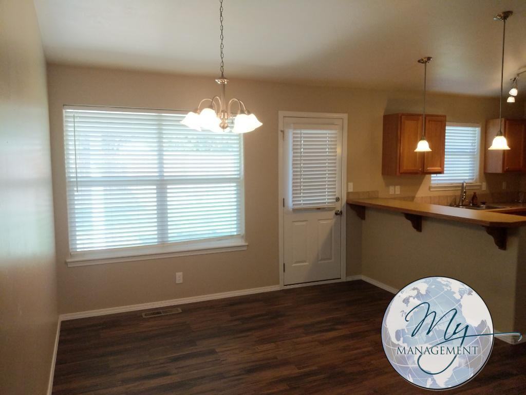 1128 Fiesta Way - Photo 5 of 21