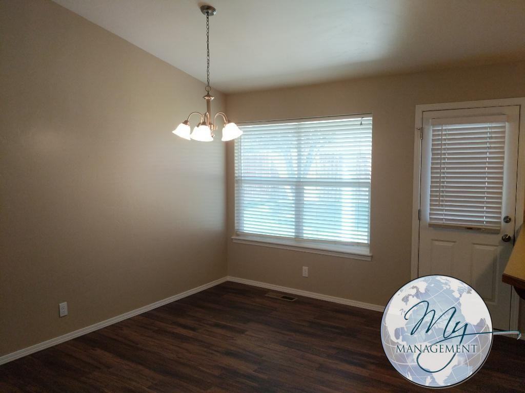 1128 Fiesta Way - Photo 6 of 21