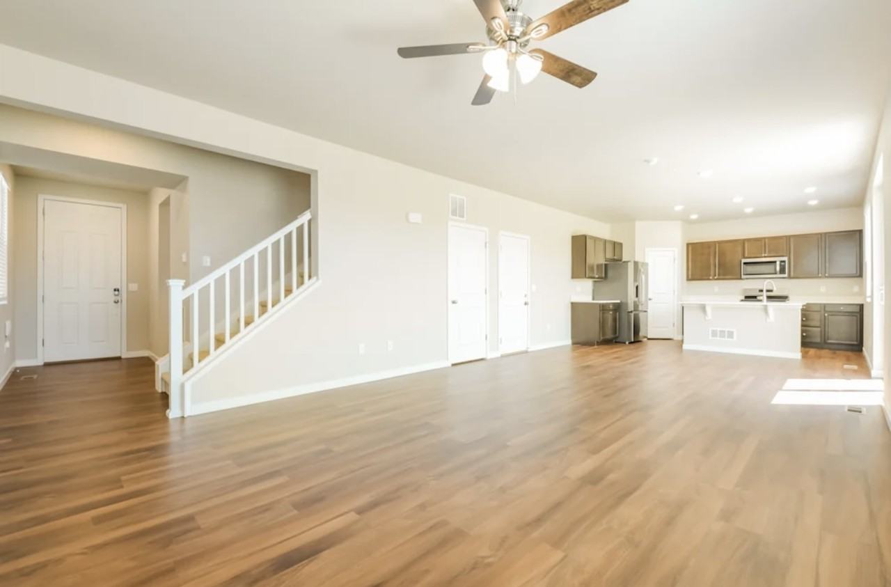 453 Elbert St - Photo 2 of 10