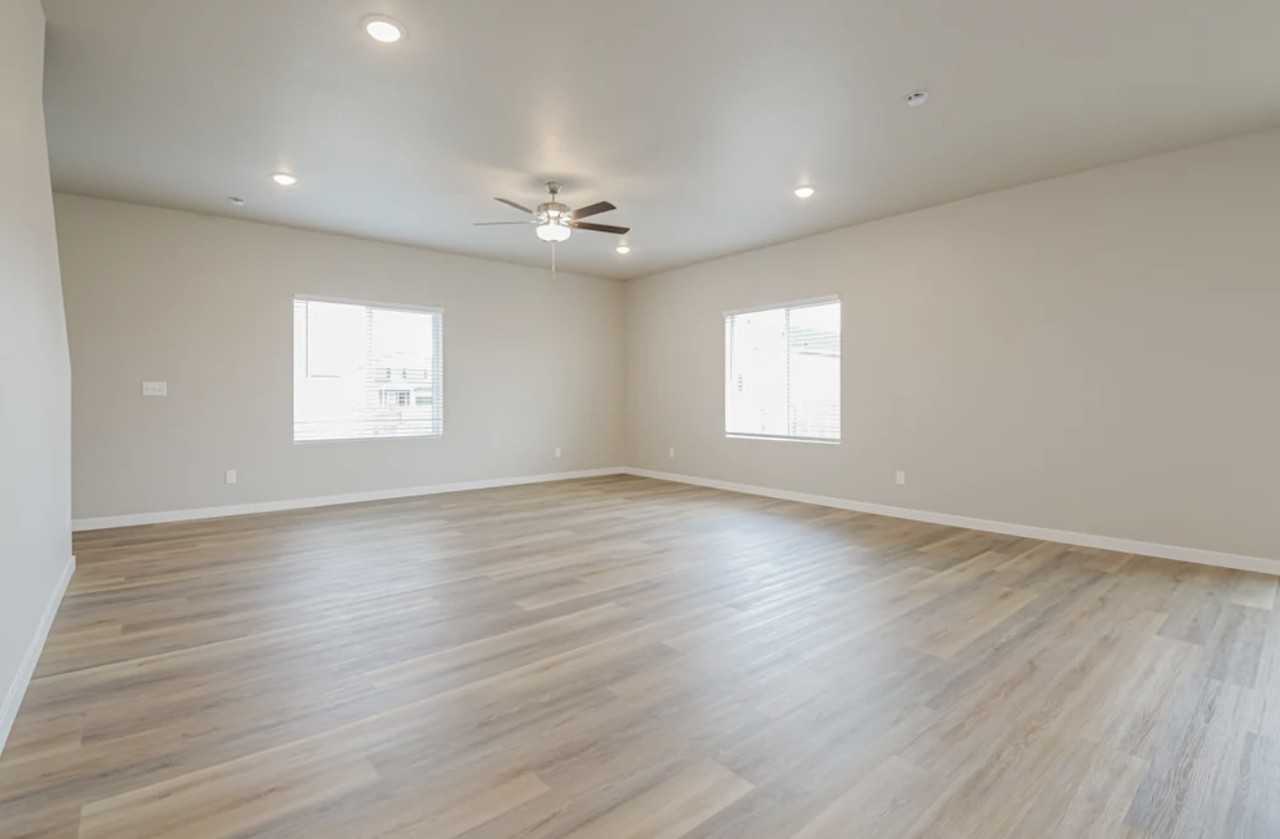 7405 Green River Ave - Photo 3 of 9