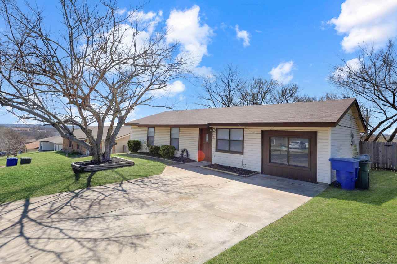 507 Traci Dr - Photo 2 of 18