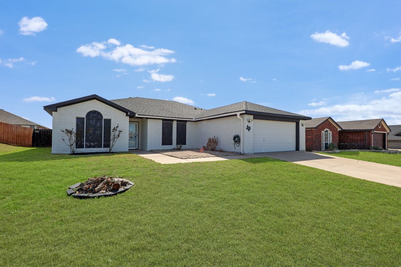 2004 Jake Dr - Photo 2 of 23