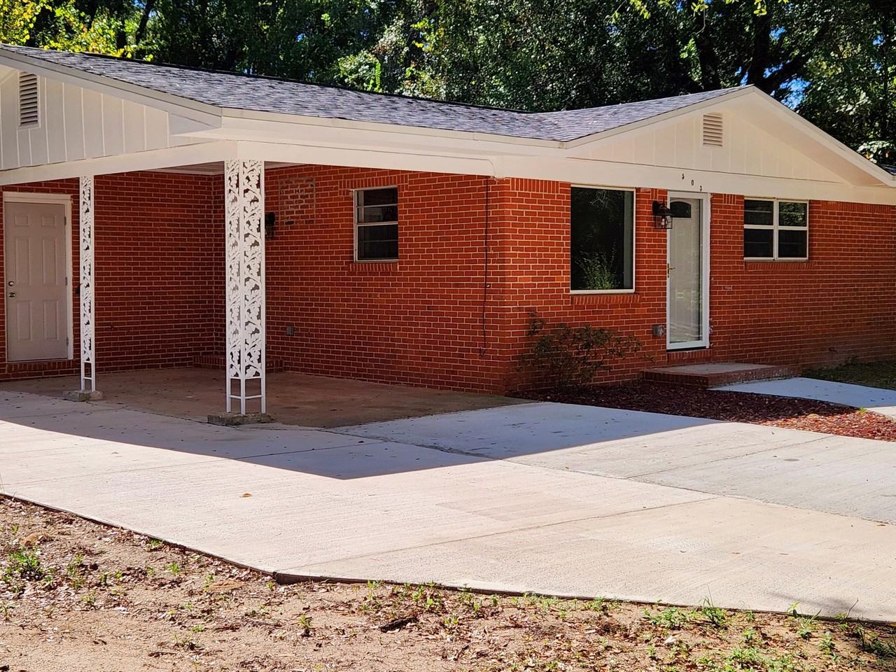 503 W Griffith Ave - Photo 3 of 16