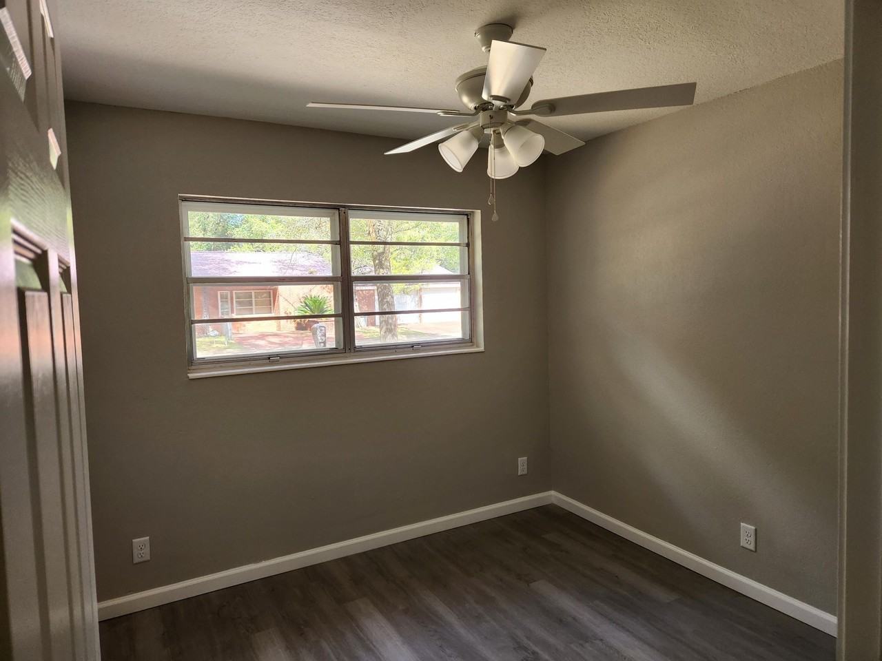 503 W Griffith Ave - Photo 5 of 16