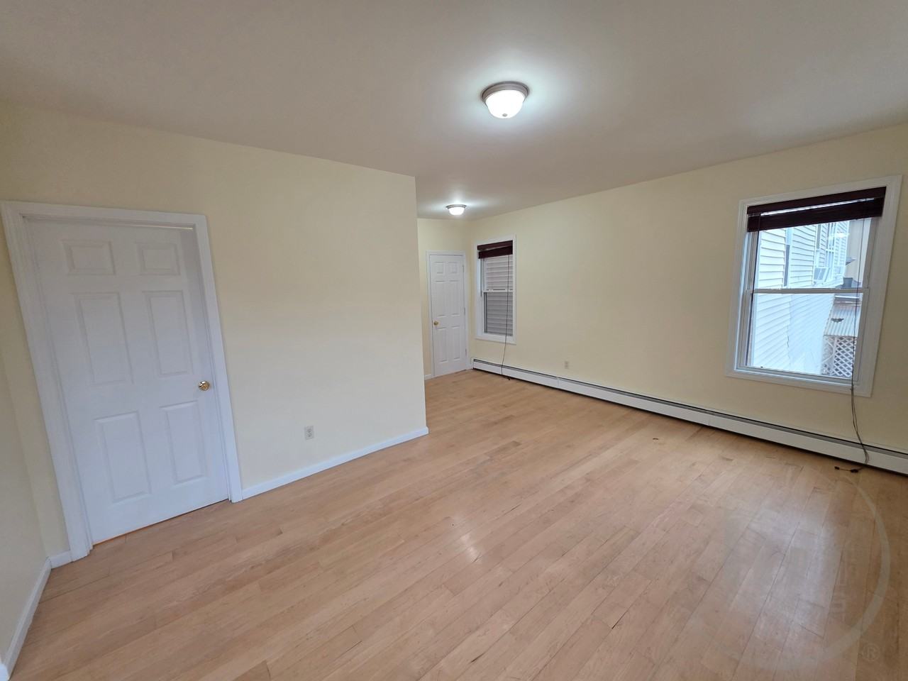 360 River St - Photo 2 of 9