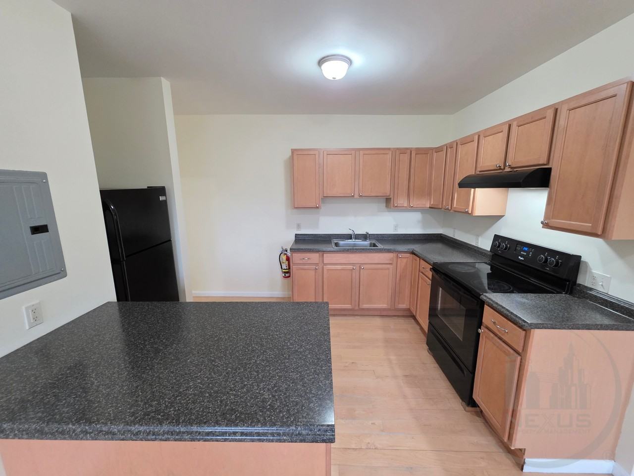 360 River St - Photo 4 of 9