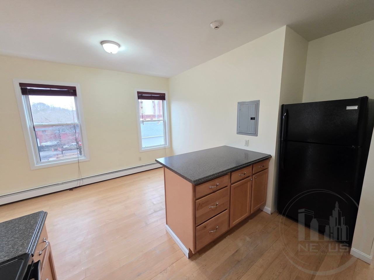 360 River St - Photo 5 of 9