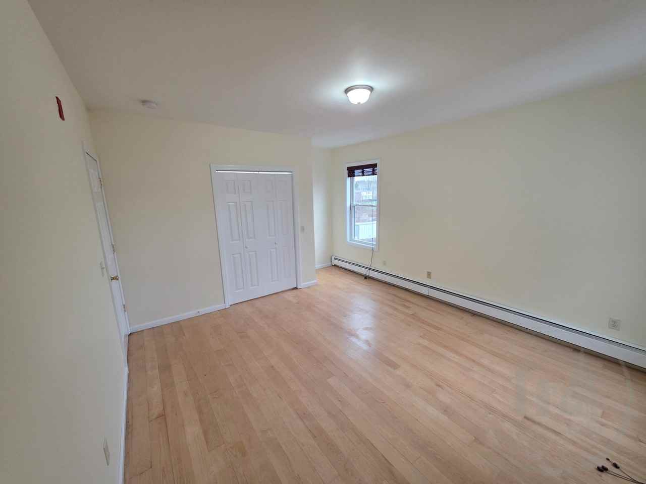 360 River St - Photo 7 of 9