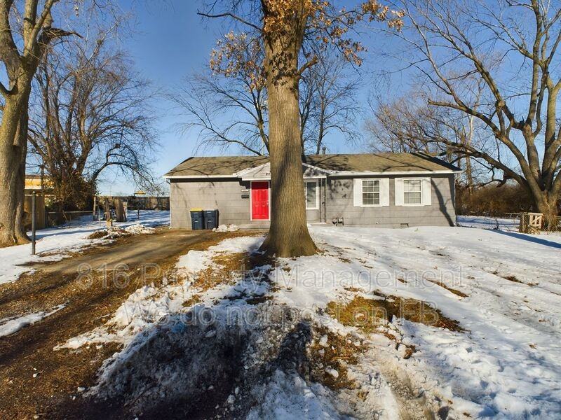 9401 Bristol Ave - Photo 2 of 20