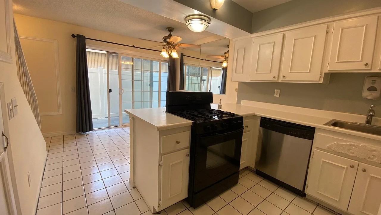 10065 De Soto Ave #212