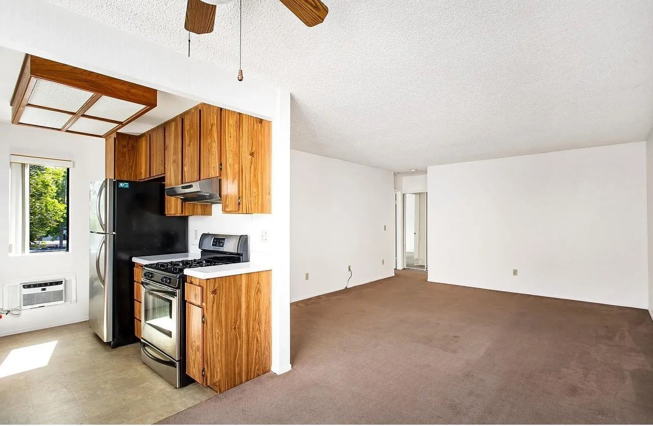 10875 Camino Ruiz #50 - Photo 4 of 18