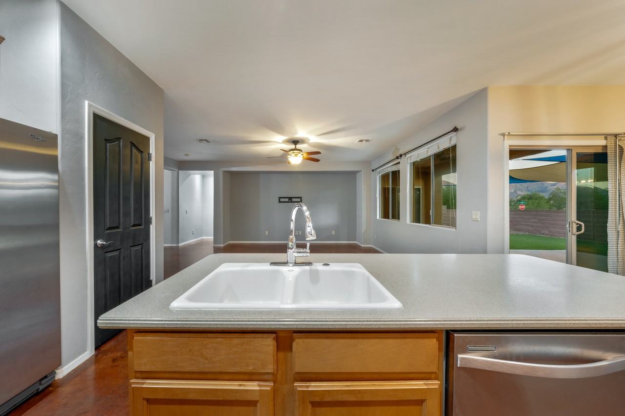 1419 W Red Creek Dr - Photo 7 of 34