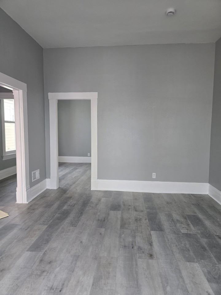 3826 Clarke St - Photo 2 of 15