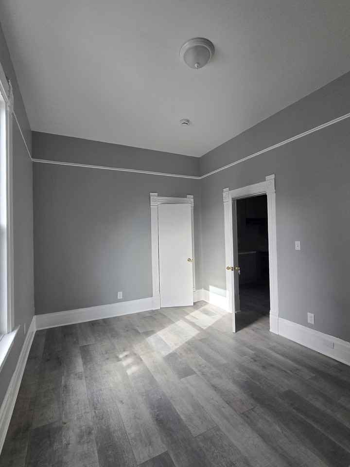 3826 Clarke St - Photo 6 of 15