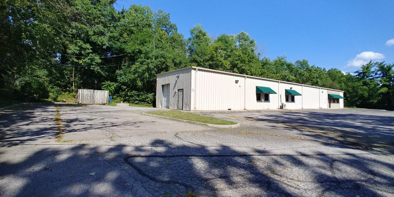 7575 Robertson Ln - Photo 3 of 27