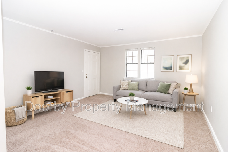 3302 Pinewood Ave #4 - Photo 4 of 14