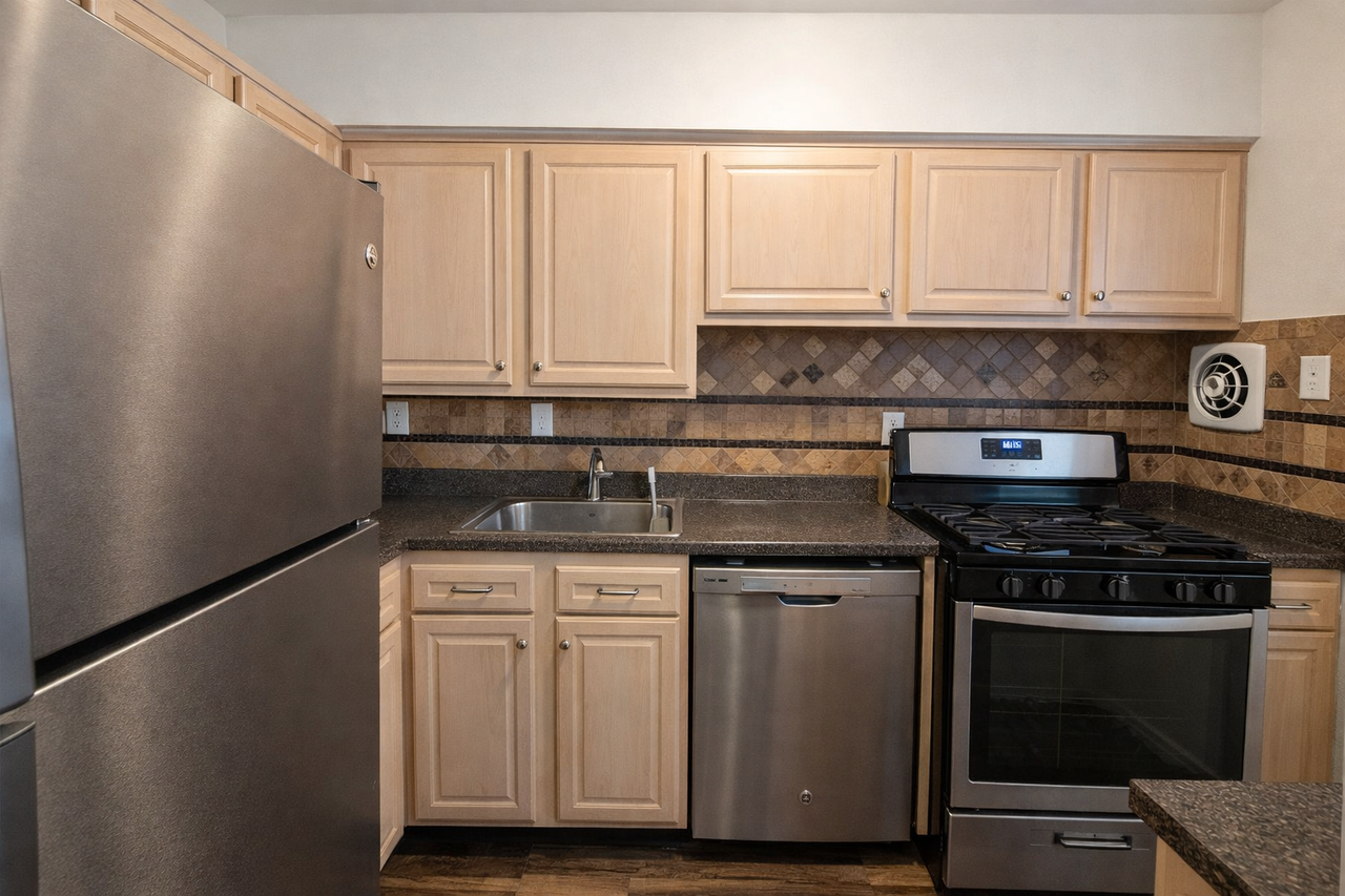 11104 Snug Haven Ln - Photo 5 of 13