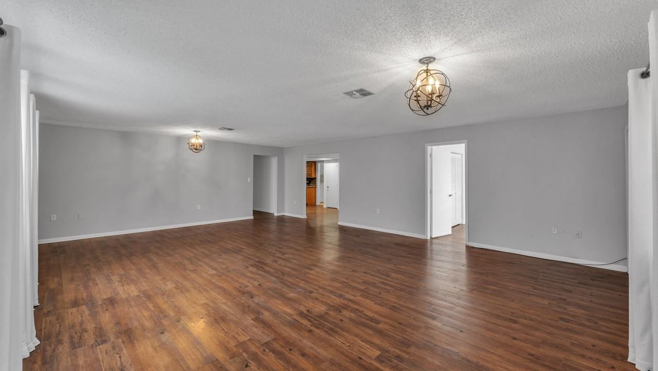 553 Villa Vista Blvd - Photo 5 of 25