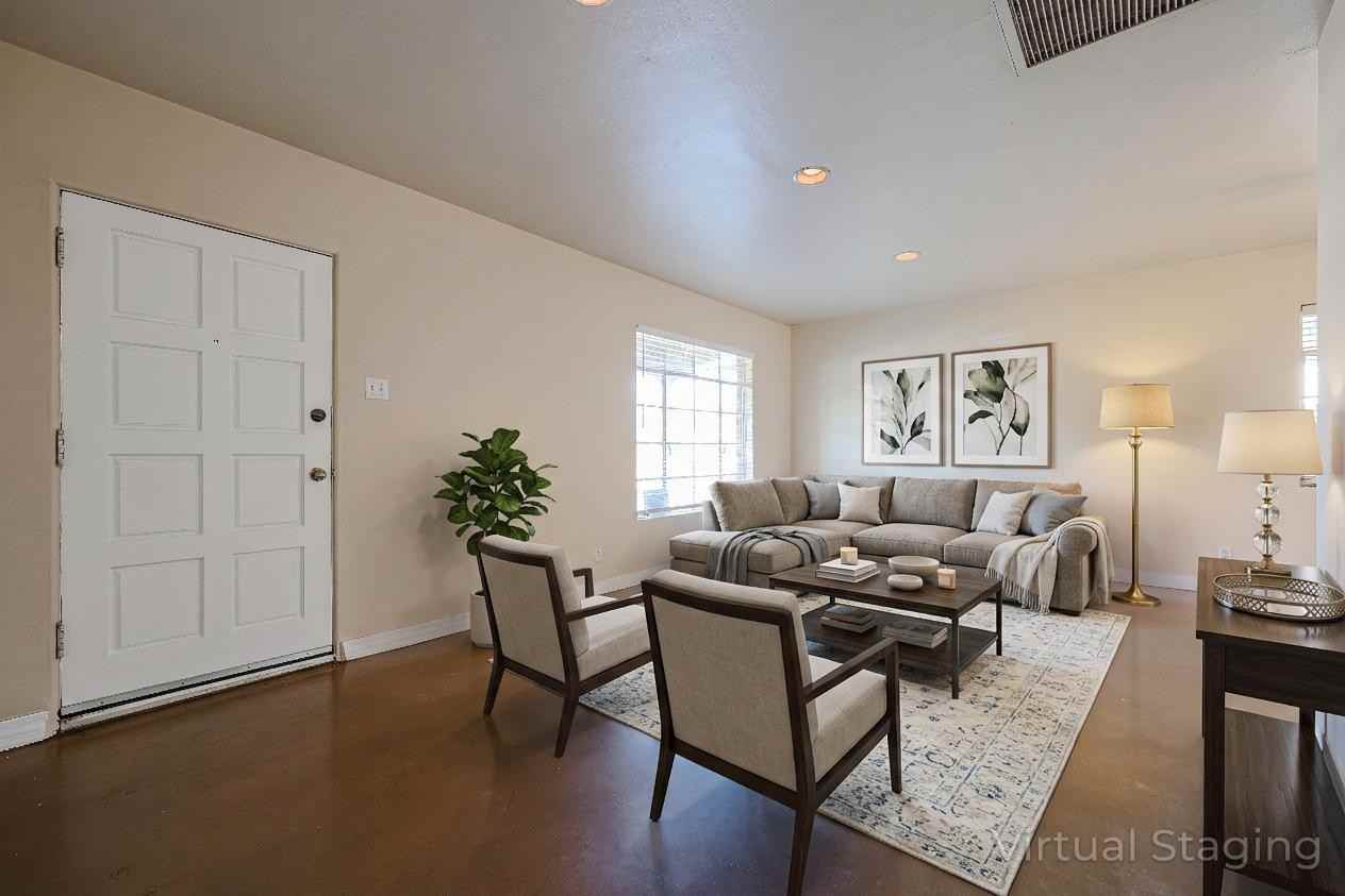 2911 E Flower St - Photo 5 of 33