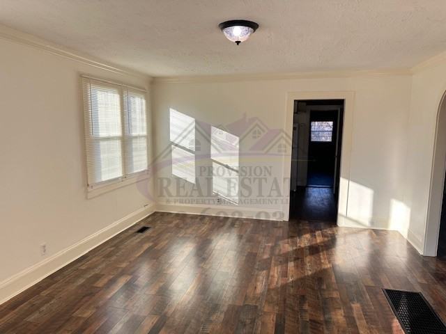 897 2nd St Se - Photo 4 of 16