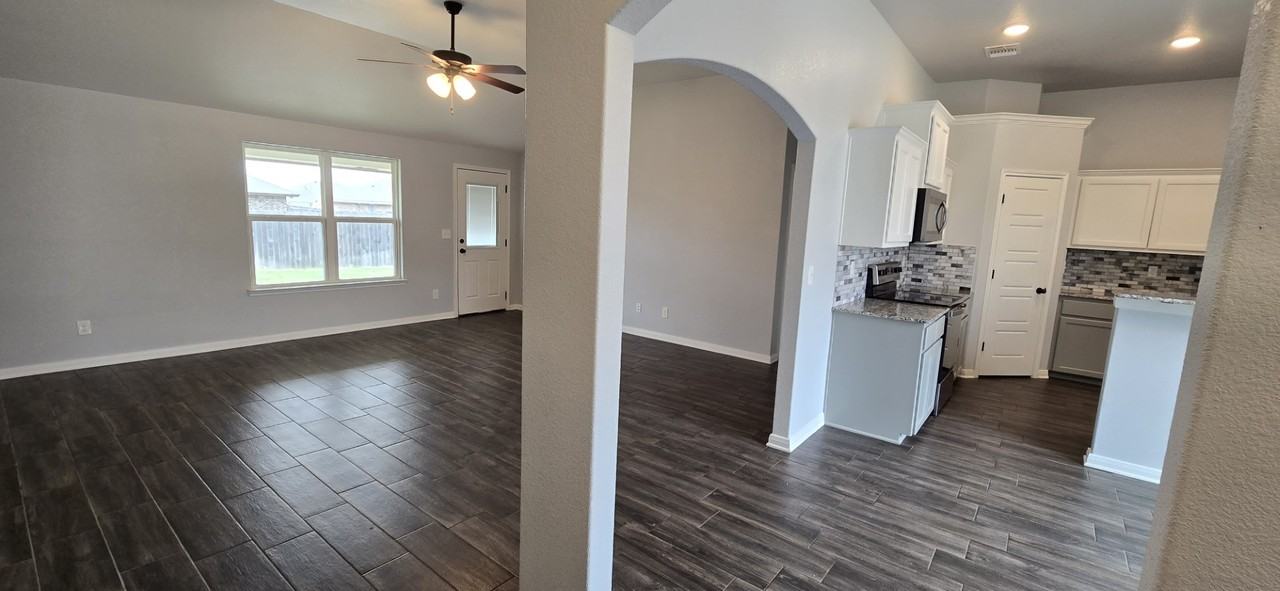 5207 Primavera Ln - Photo 2 of 31