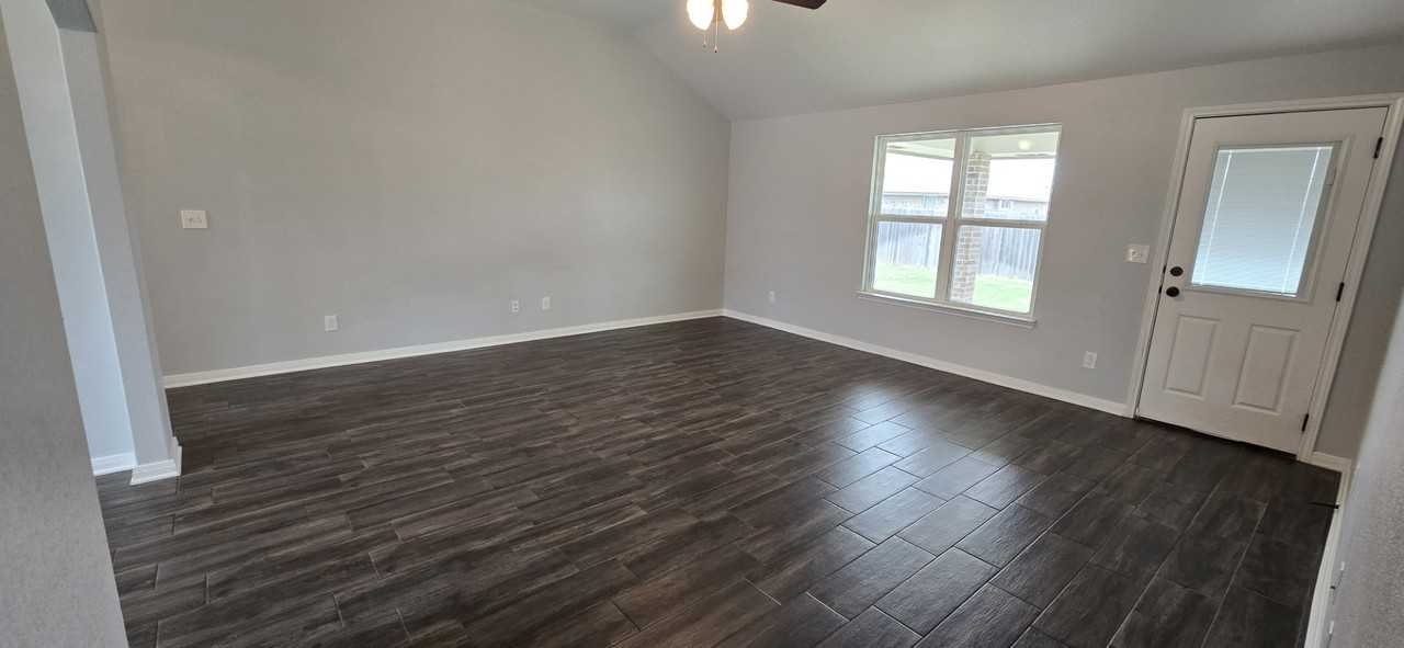 5207 Primavera Ln - Photo 3 of 31