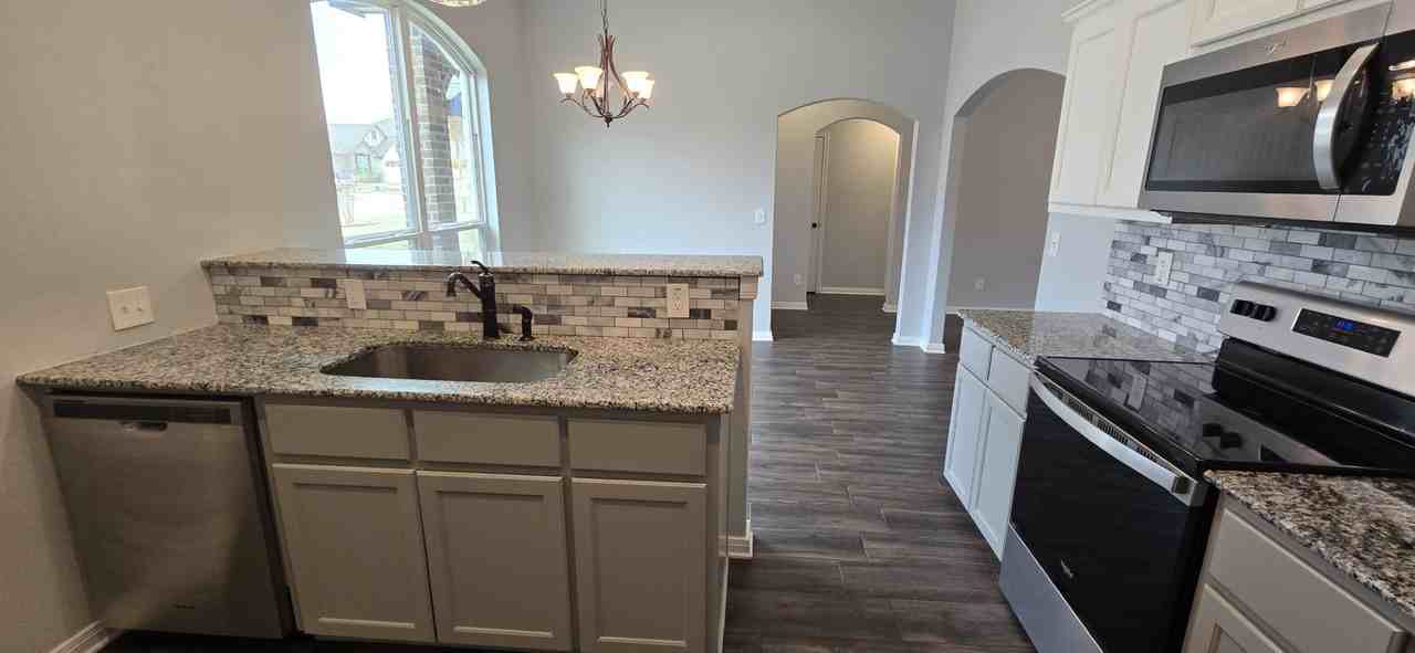 5207 Primavera Ln - Photo 7 of 31