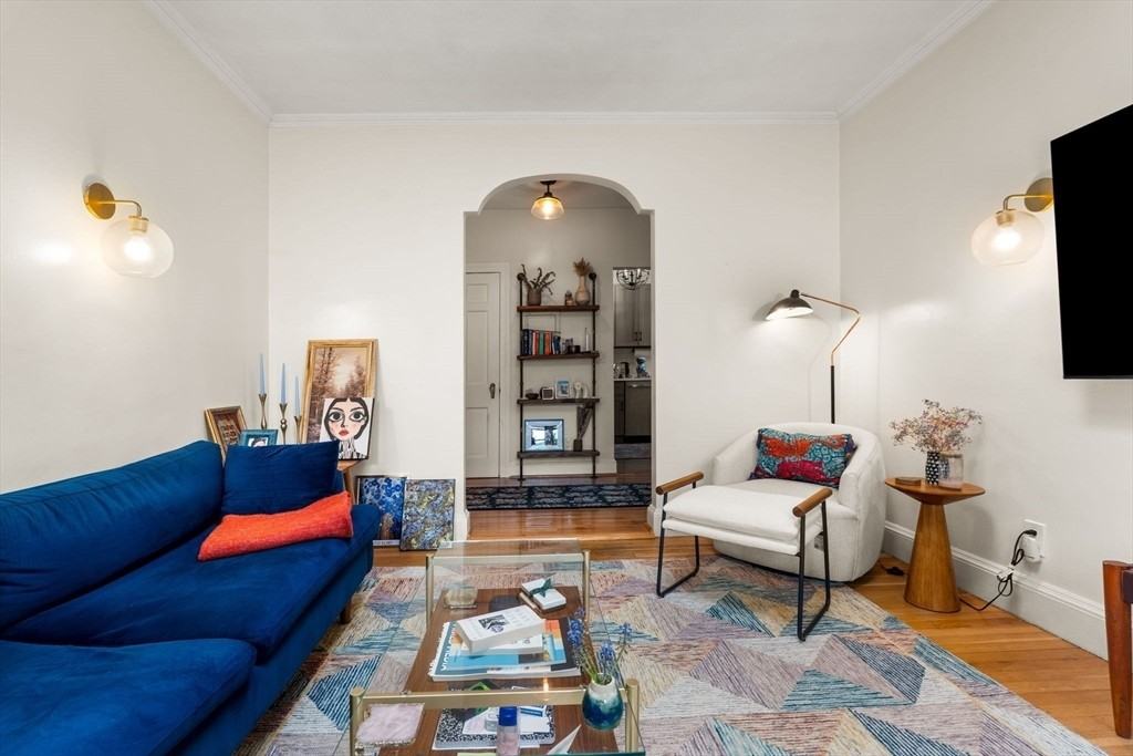 550 Centre St #15 - Photo 4 of 17