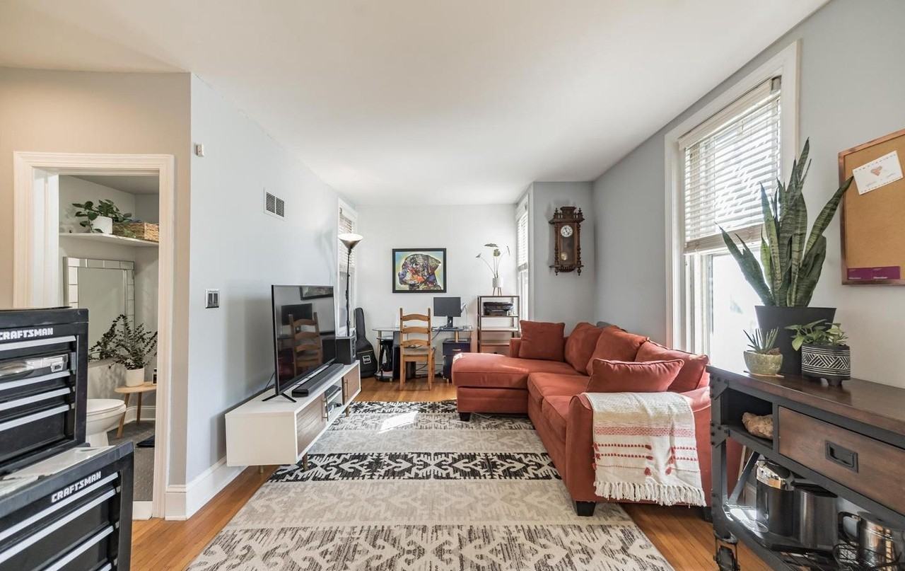 1304 W 13th St #1 - Photo 2 of 35