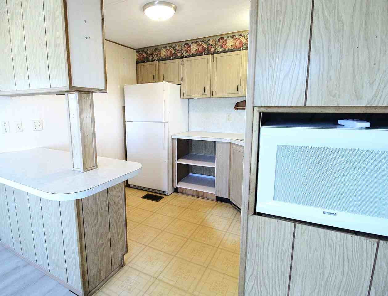 716 49th Ave W - Photo 4 of 21