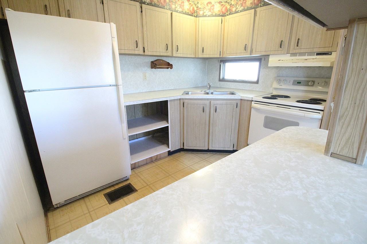 716 49th Ave W - Photo 6 of 21