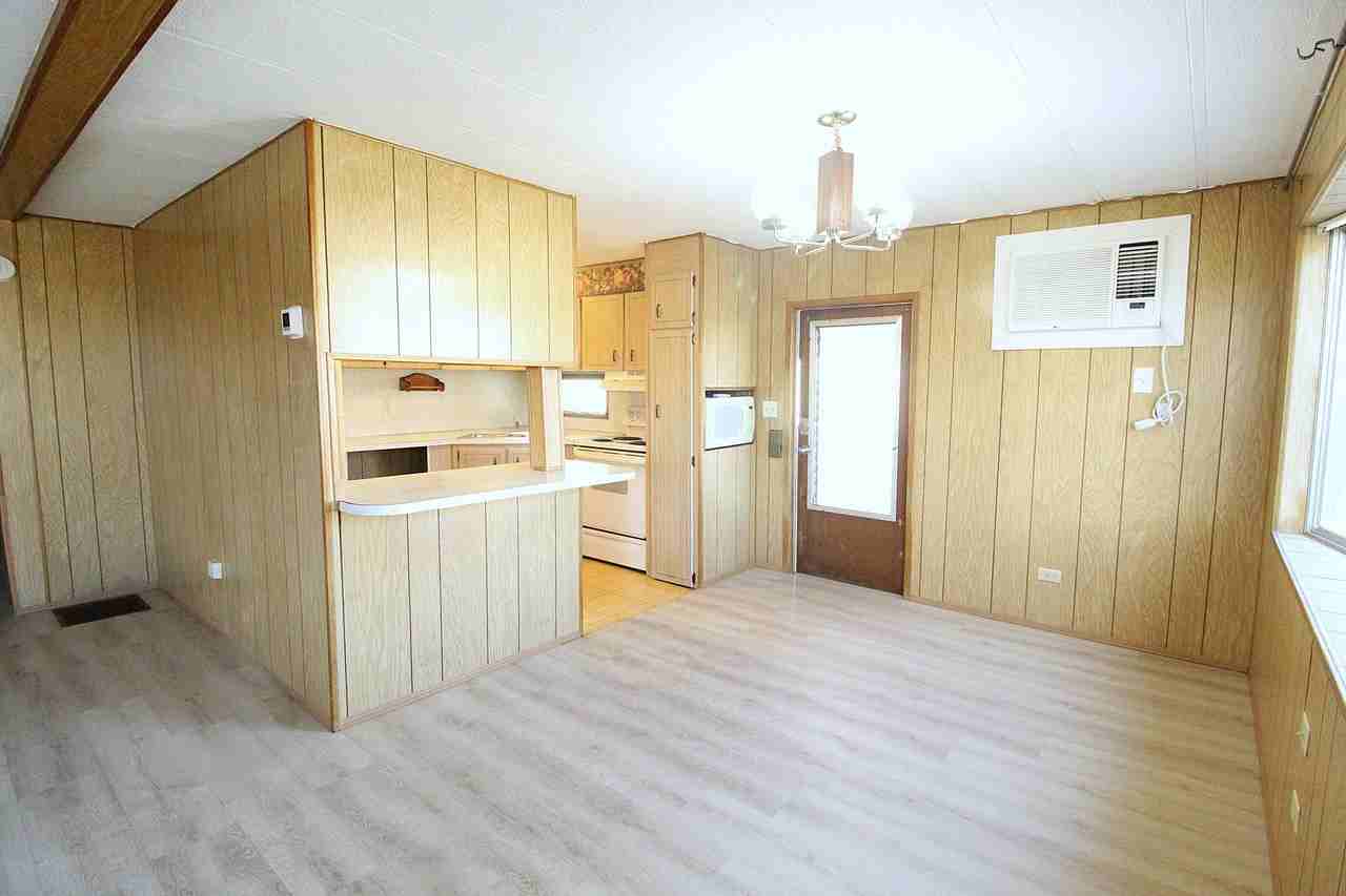 716 49th Ave W - Photo 7 of 21