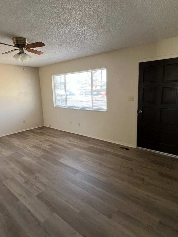 180 Hurliman Ct - Photo 2 of 13